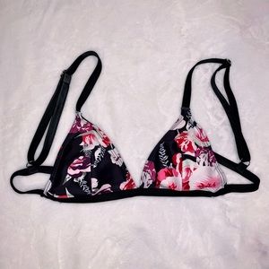 Super cute bikini top!